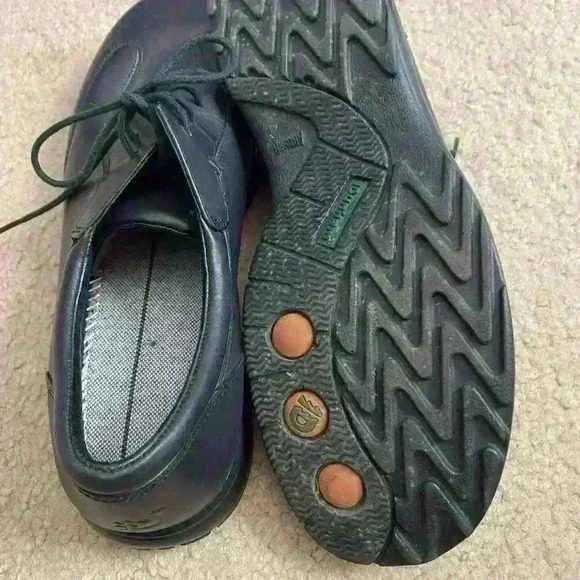 Dunham NWOT Men’s shoes size 11MM - Picture 3 of 4